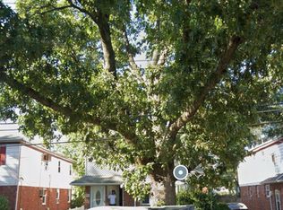 25827 147th Ave, Rosedale, NY 11422