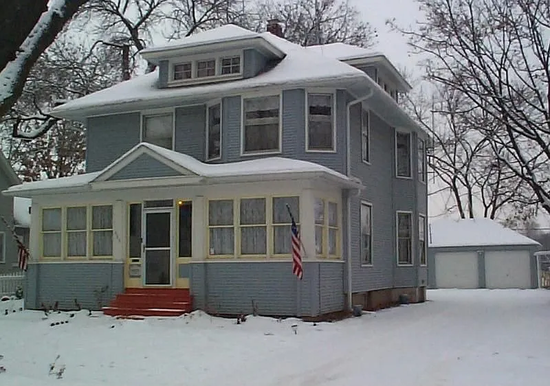 633 Grand Ave photo 1