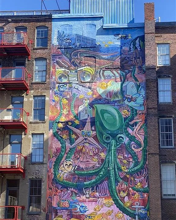 28 King St