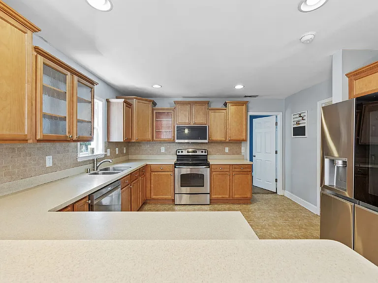 190 Hamilton Way — Photo 11
