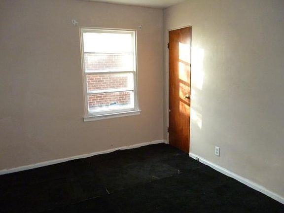 2nd image of 3712 N Lasalle St