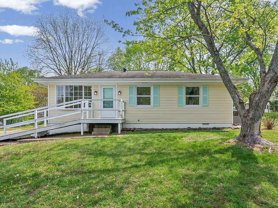 1st image of 206 Crest Dr