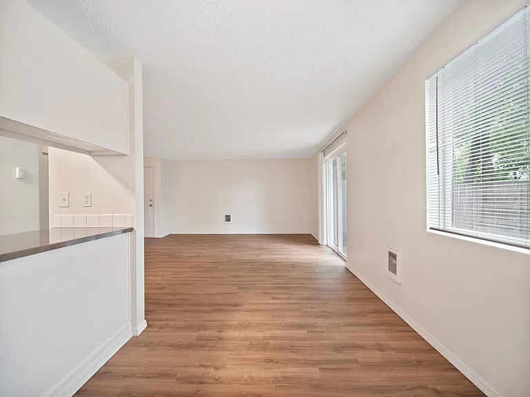 Renovated 1bd/1ba Millwood Apartment | A/C | Covered Parking | Pet Friendly | Avail 9/1/26 — Photo 11