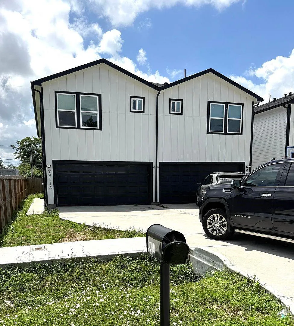 4 bed, 2.5 bath, 1500 sqft, $2,350 — Photo 2