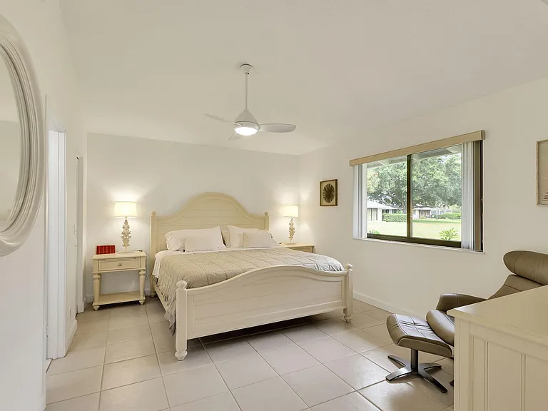 526 Club Dr — Photo 15