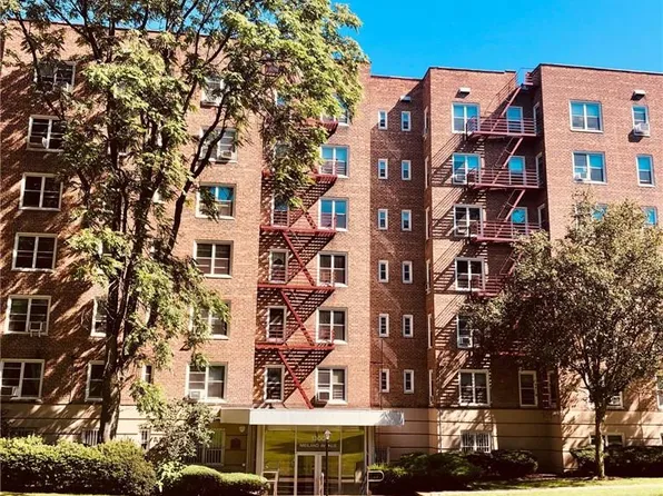 1300 Midland Avenue #B-35, Yonkers, NY 10704