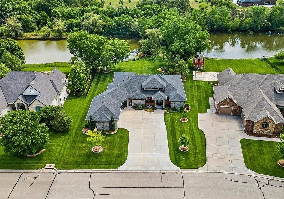 4046 N Stone Barn St, Maize, KS 67101 | Zillow