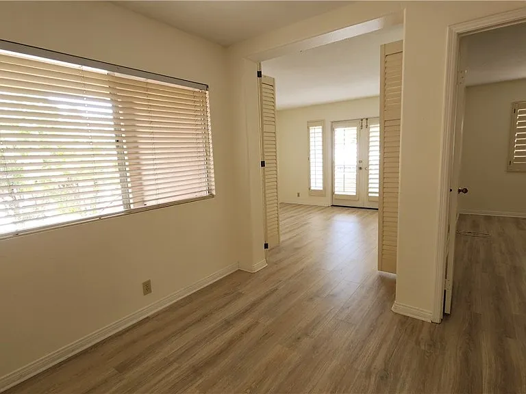2162 Ventia — Photo 35