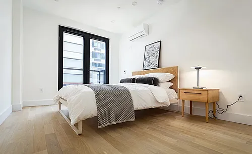 260 Gold St Photo 1