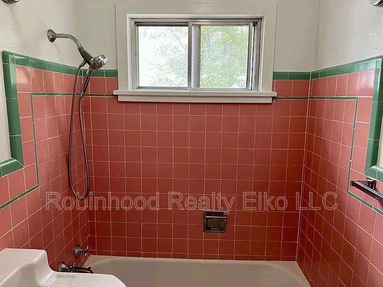165 W Oak St #1 — Photo 22