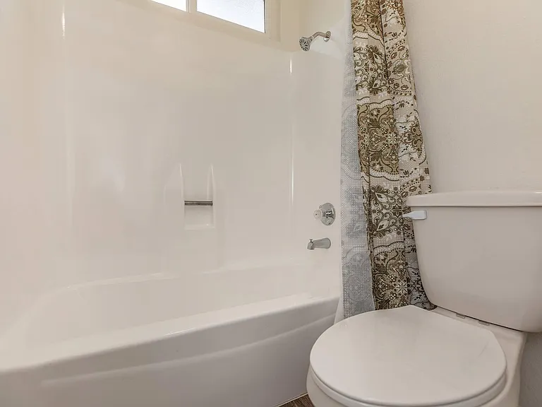 Peartree Apartments — Photo 39
