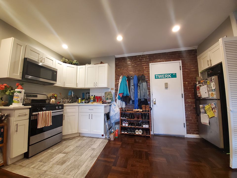 2nd image of 1011 Carroll Pl APT 1D
