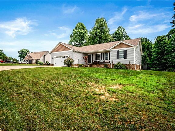 3rd image of 300 Landen Dr