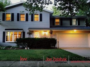 1812 Robert Dr, Champaign, IL