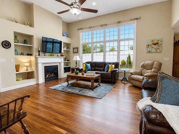 2nd image of 277 Juniper Ln