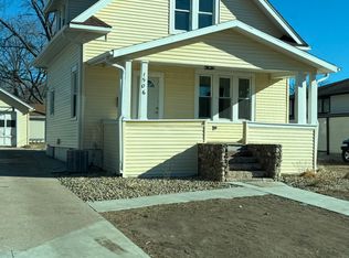 1506 Douglas Ave, Yankton, SD 57078