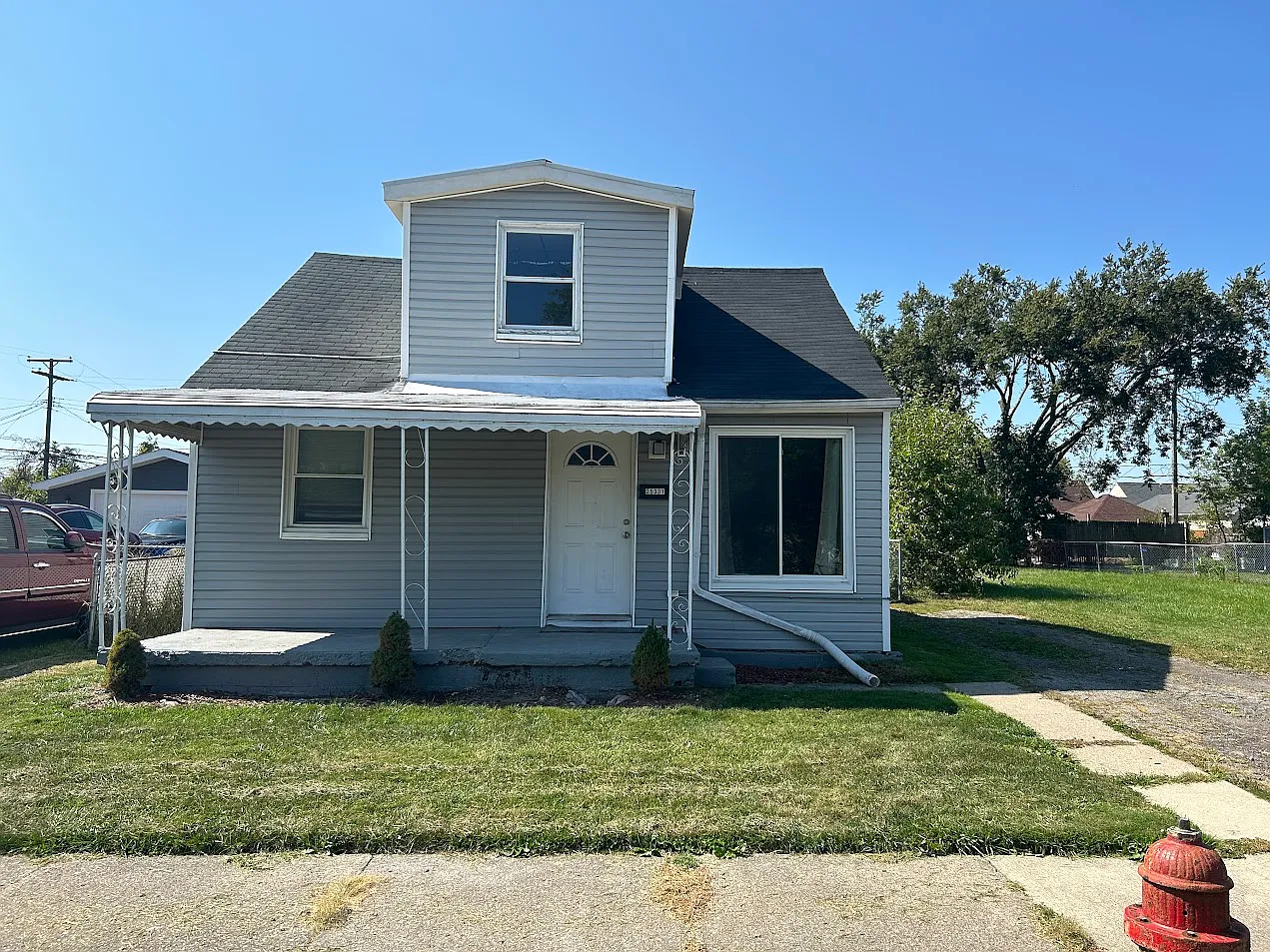 25331 Lawn St photo 1
