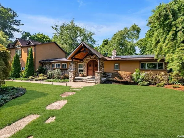 5 Signal Court, Dix Hills, NY 11746