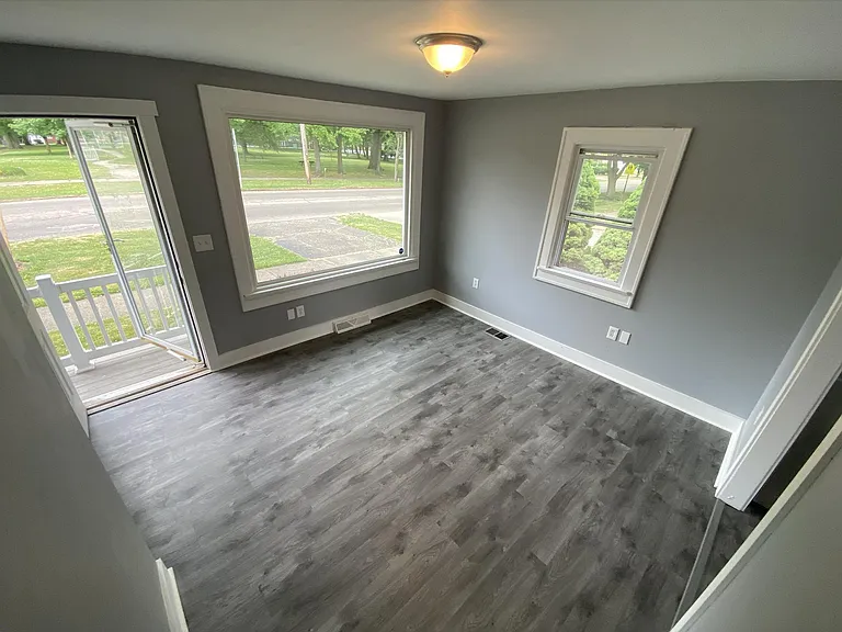1804 Brown St — Photo 4