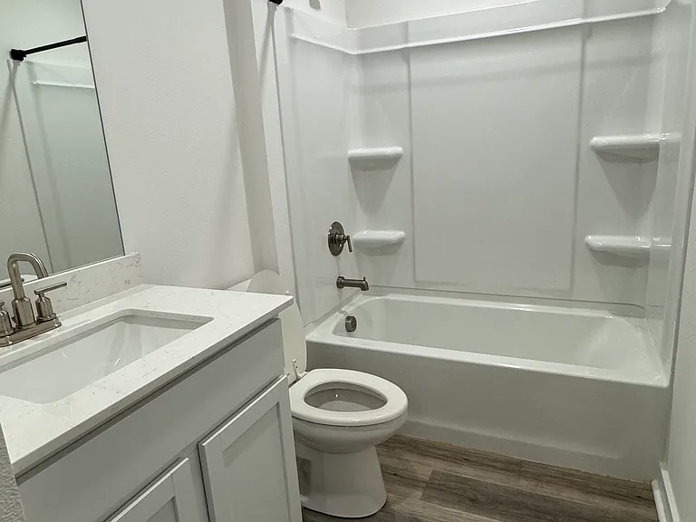 4340 Sloan Dr — Photo 12