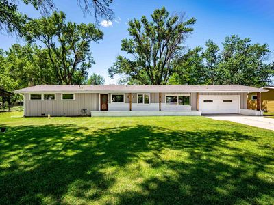 555 S Woodchuck Ln, Wichita, KS, 67209