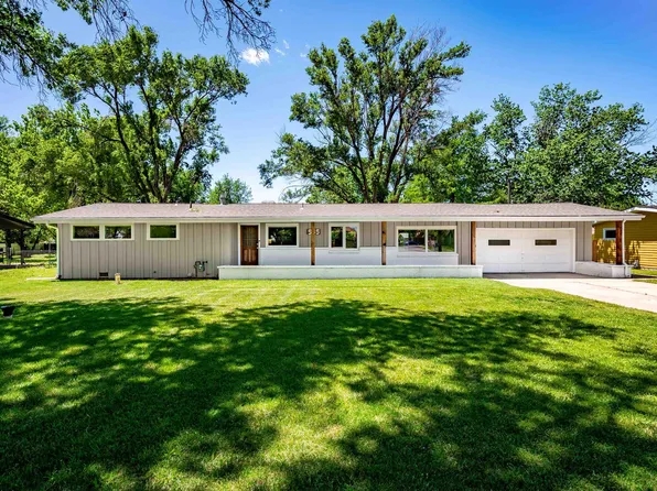 555 S Woodchuck Ln, Wichita, KS 67209