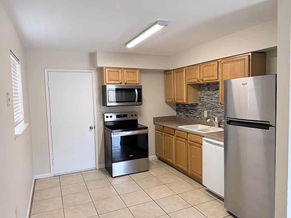 1st image of 315 Oakdale Ave #C