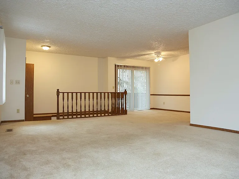 1393 Compton Ct 2bed/1bath LOFT