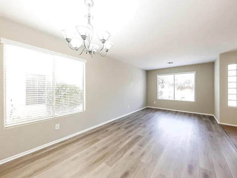 2319 W Running Deer Trl — Photo 5