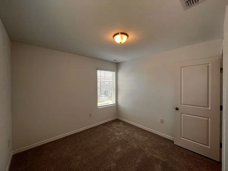 1004 Appleton St — Photo 16