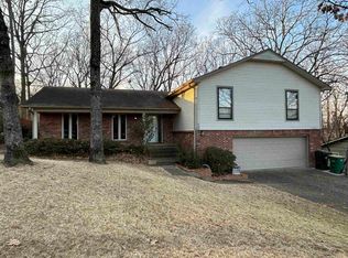 12 Heritage Ct, Little Rock, AR 72211