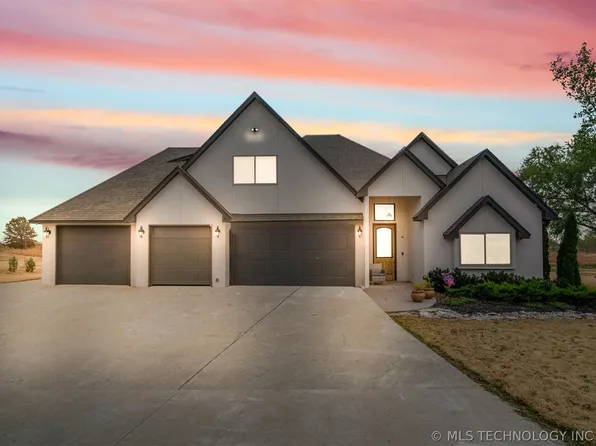 25327 Stonebridge Pkwy, Claremore, OK 74019