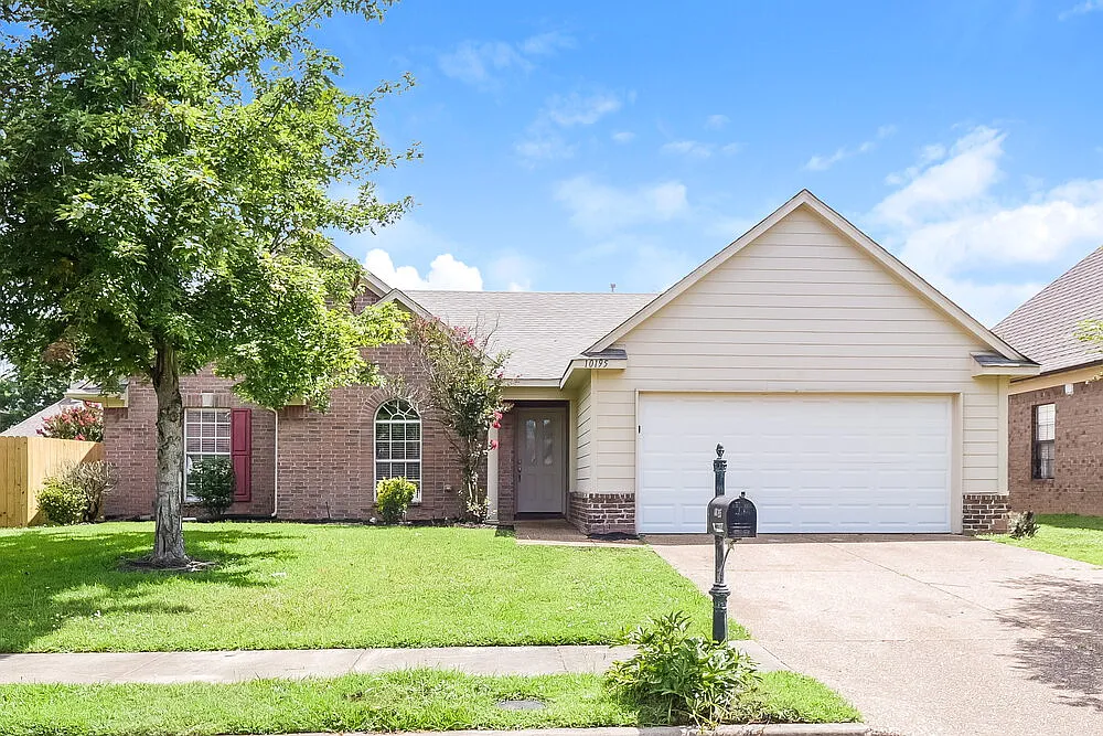 3 bed, 2.0 bath, 1554 sqft, $1,765 — Photo 1
