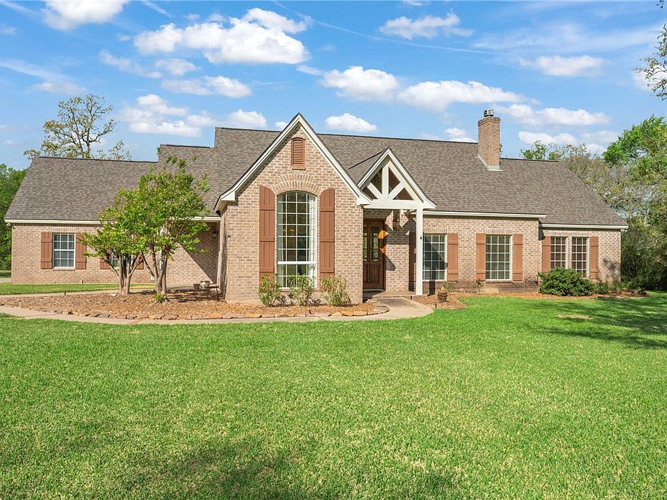 1st image of 13652 Suzanne Pl