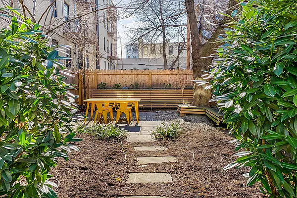 Rented by Sotheby's International Realty | media 17