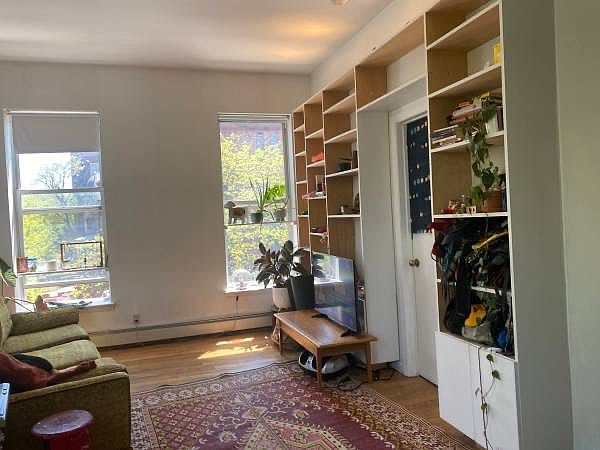 1st image of 418 Myrtle Ave #3B