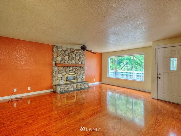 4th image of 506 Kennebeck Ave N