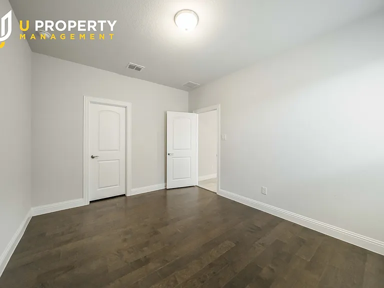 3902 Aventino Ct — Photo 11