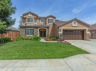 2427 Lester Ave, Clovis, CA 93619