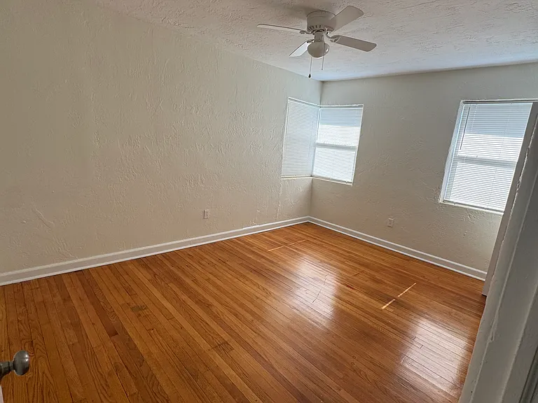 245 Emory Pl #HOUSE — Photo 8