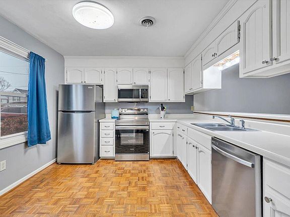 4th image of 435 W Burwell St