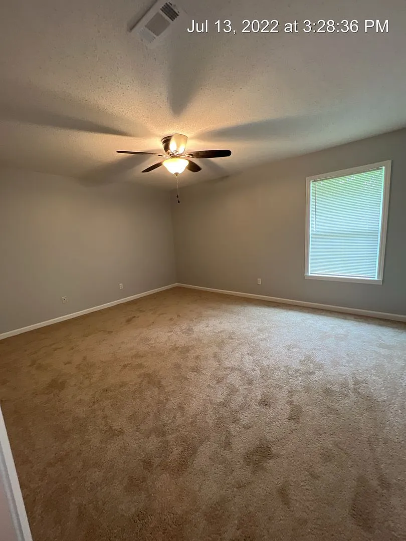 Building Photo - 404 Springdale Dr #1