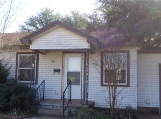 1216 Hickory St, Altus, OK 73521