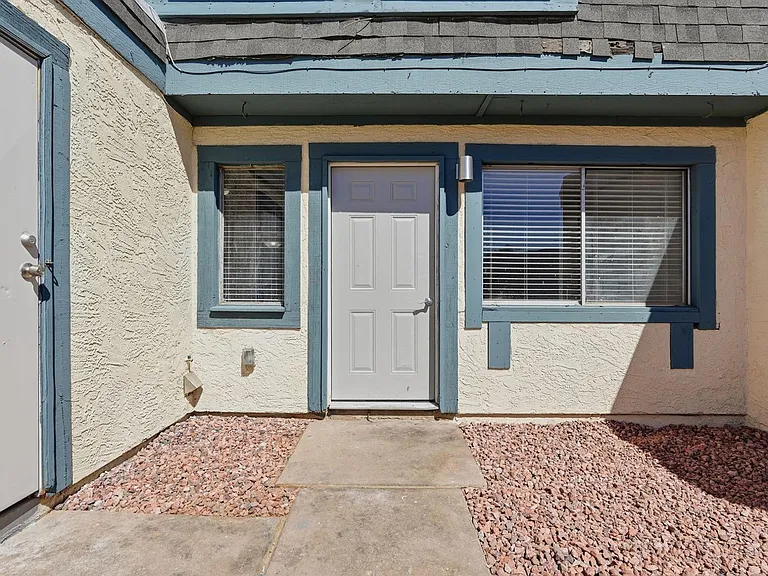 8053 N 32nd Dr — Photo 8