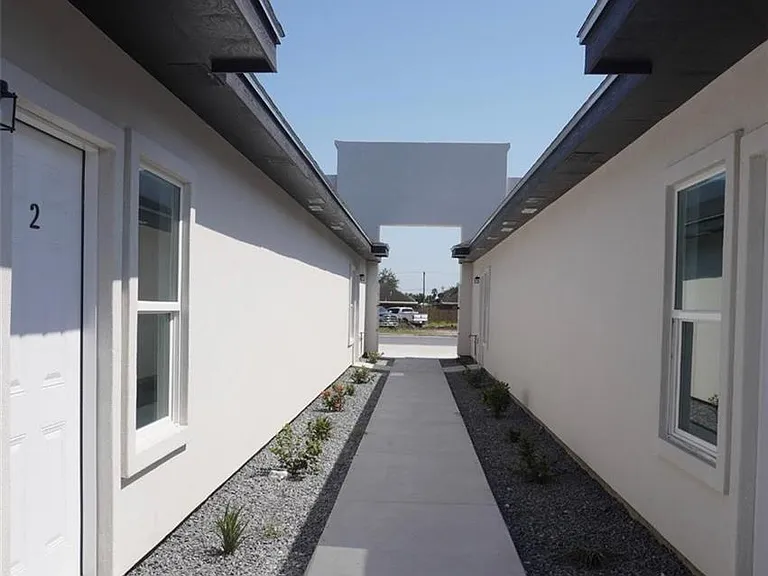 1004 Sugar Garden Ave #2 — Photo 2