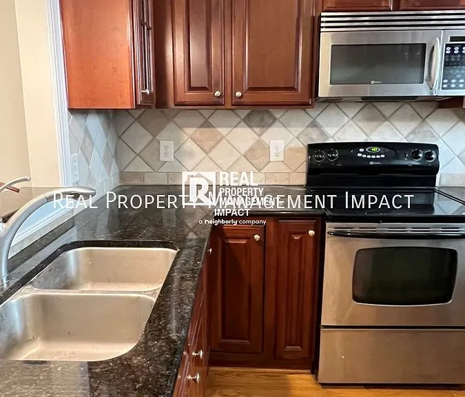 400 W Rosemary St #403 — Photo 7