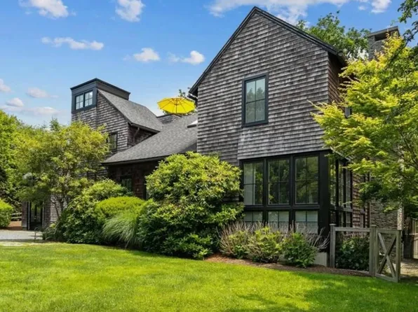 130 Carroll Ave, Newport, RI 02840