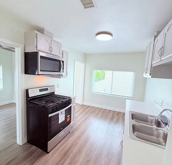 14759 Rex St — Photo 7