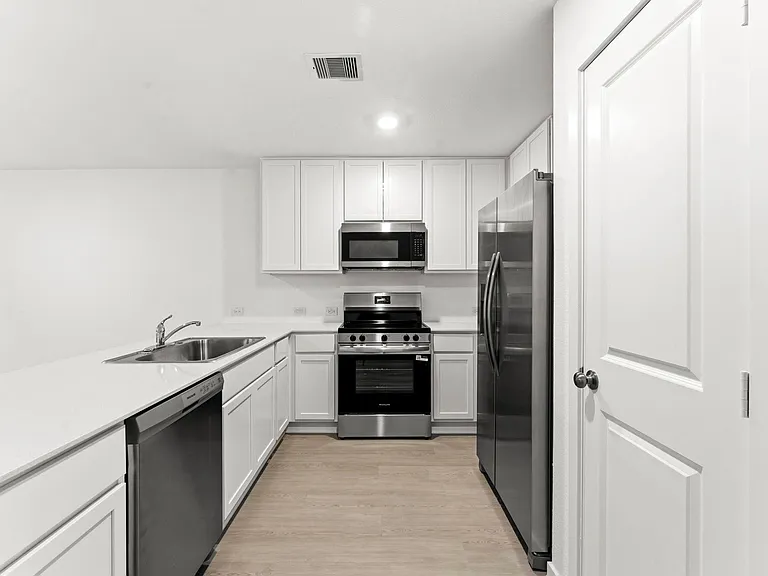 18716 Loom Dr — Photo 12