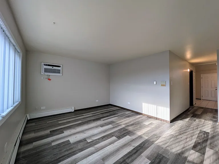 14019 Kilpatrick Ave #3N — Photo 6